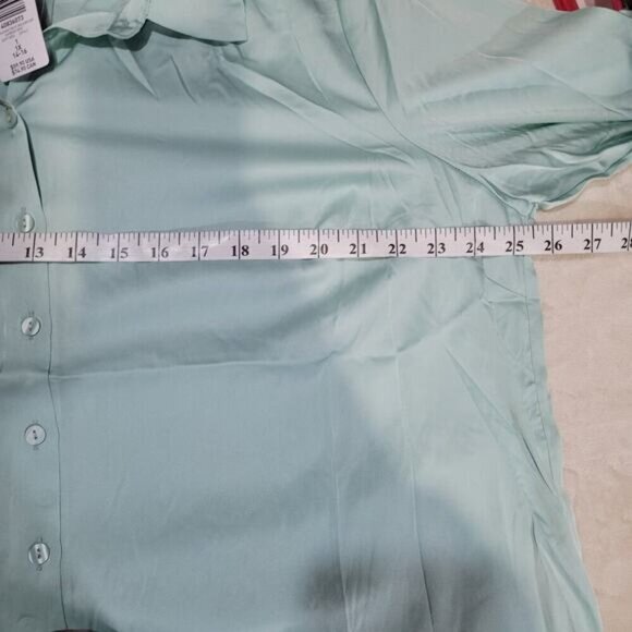 Torrid Madison Satin Button-Up Long Sleeve Shirt - Size 1X‎ - Picture 7 of 11